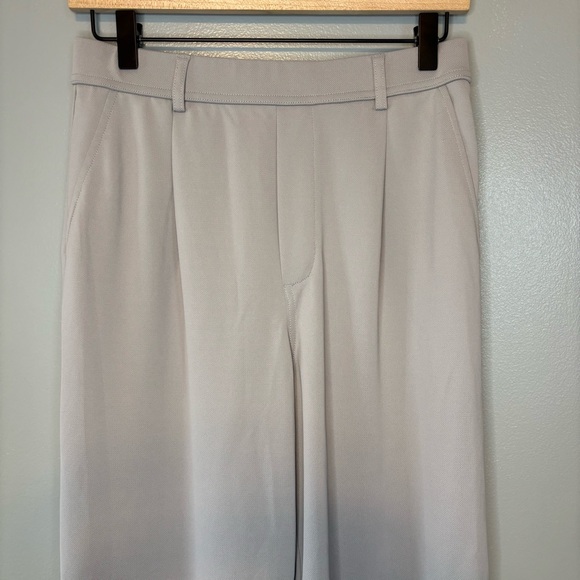 NWT Halara Medium Regular Pull On Lightweight Wide Leg Trouser Gray - Picture 2 of 6
